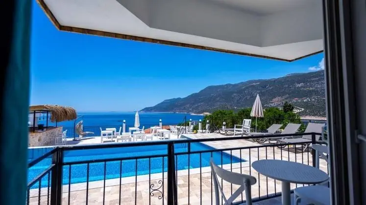 Superior, Deniz Manzaralı, Balkonlu