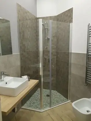 Standard Oda, 1 Büyük (Queen) Boy Yatak (Corallo)