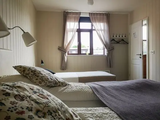 Üç Kişilik Oda, Ortak Banyo