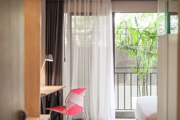 Deluxe Double or Twin Room with Balcony (Solia Premier)