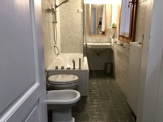Deluxe Tek Büyük Yataklı Oda (2 Adults)