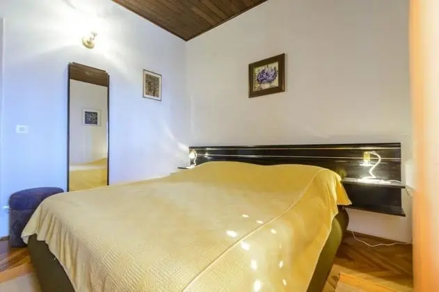 Villa (Two Bedroom Apartment with Terrace an)