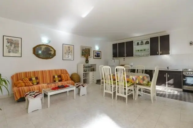 Villa (Two Bedroom Apartment with Terrace an)