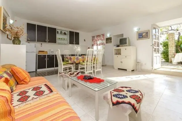 Villa (Two Bedroom Apartment with Terrace an)