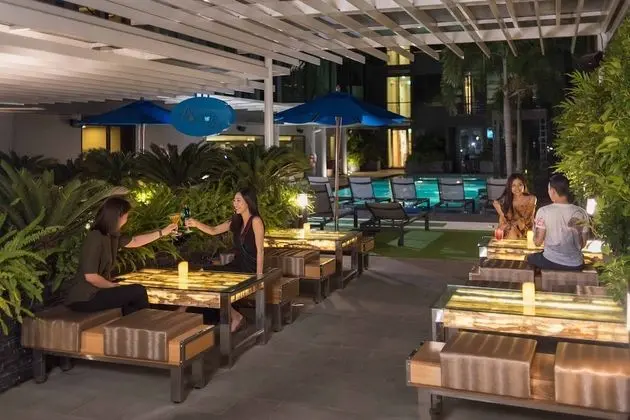 Grand Deluxe Pool View
