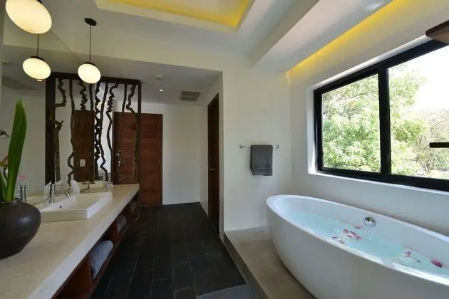 Solitaire Suite, 1 King Bed, Balcony