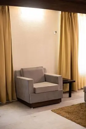Premier Tek Büyük Yataklı Oda, 1 Çift Kişilik Yatak, Buzdolabı, Bahçe Manzaralı