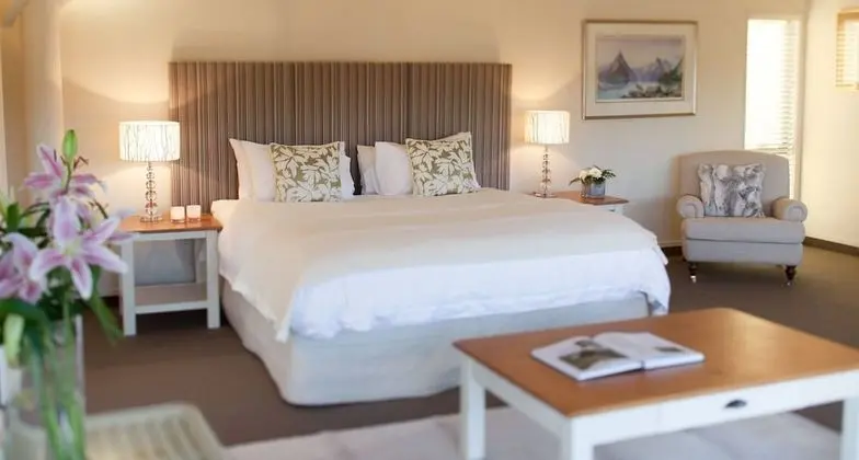 Romantic Süit (Tarawera Suite)
