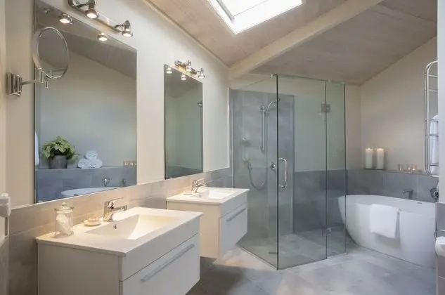 Romantic Süit (Tarawera Suite)