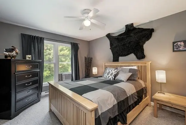 Ev, Birden Çok Yatak, Sıcak Su Havuzu