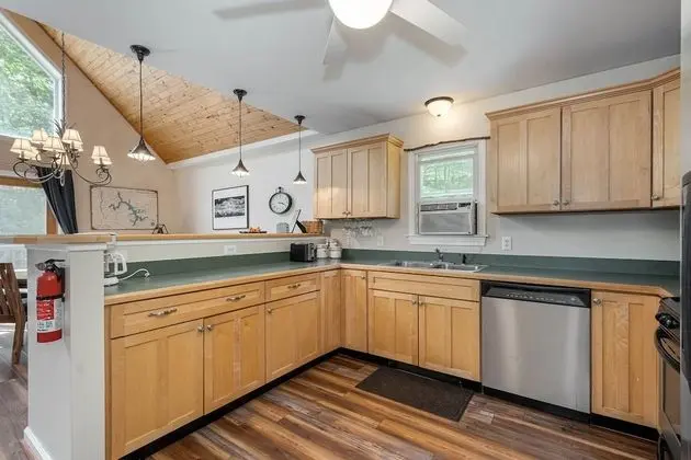 Ev, Birden Çok Yatak, Sıcak Su Havuzu