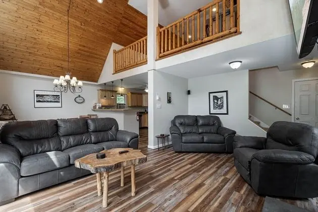 Ev, Birden Çok Yatak, Sıcak Su Havuzu