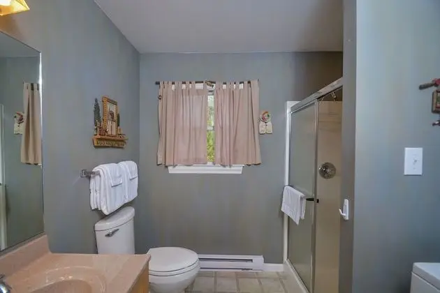 Ev, Birden Çok Yatak, Sıcak Su Havuzu