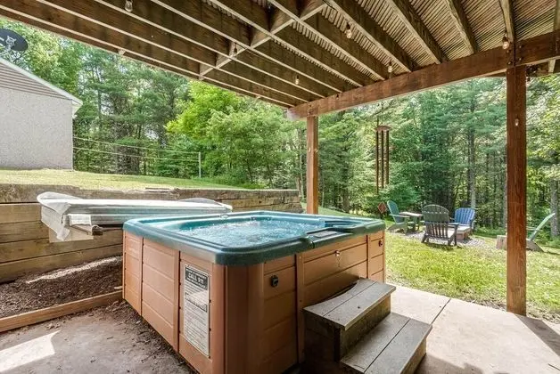 Ev, Birden Çok Yatak, Sıcak Su Havuzu