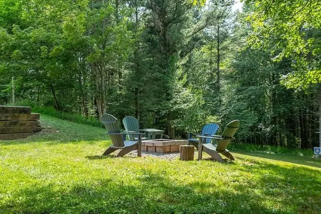 Ev, Birden Çok Yatak, Sıcak Su Havuzu