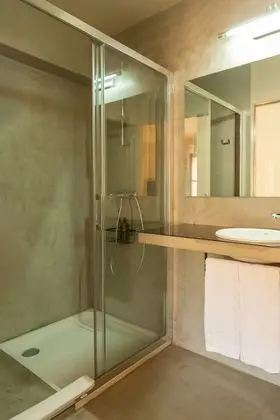 Standard Tek Büyük veya İki Ayrı Yataklı Oda