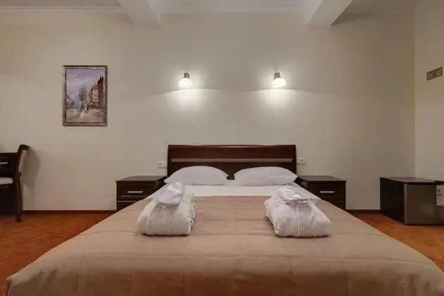 Standard Tek Büyük Yataklı Oda