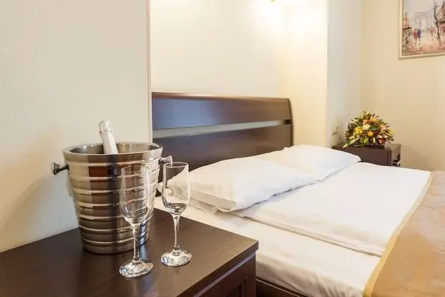 Standard Tek Büyük Yataklı Oda