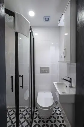 Comfort Tek Büyük veya İki Ayrı Yataklı Oda