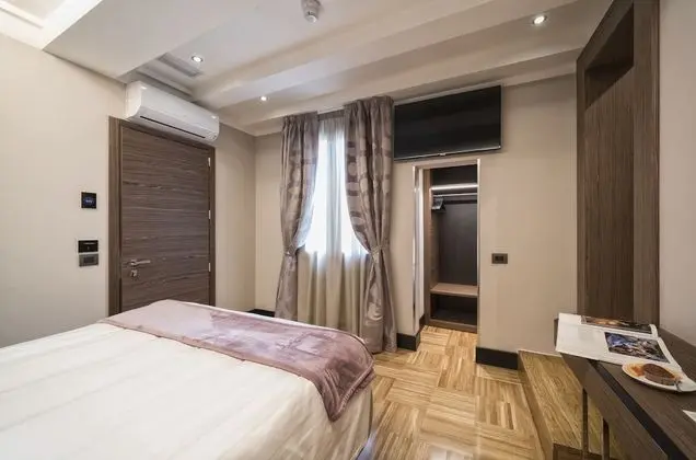 Tek Büyük Yataklı Oda (Small)