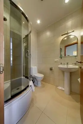 Comfort Tek Büyük Yataklı Oda