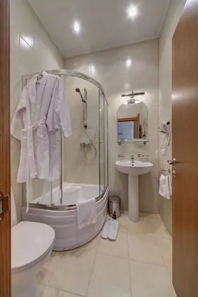 Comfort Tek Büyük Yataklı Oda