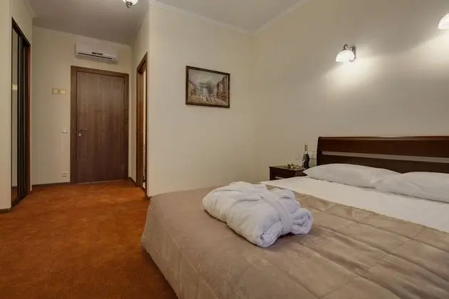 Standard Tek Büyük Yataklı Oda