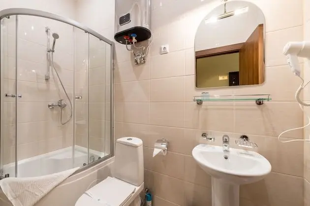 Standard Tek Büyük Yataklı Oda