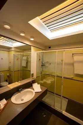 Deluxe Tek Büyük Yataklı Oda, 1 Büyük (Queen) Boy Yatak