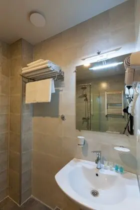 Deluxe Üç Kişilik Oda