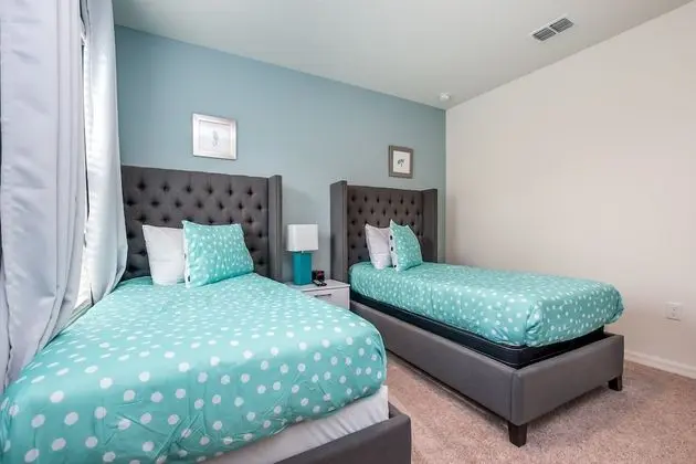 Villa (5226WILDWOOD)