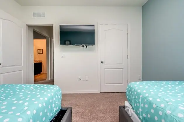 Villa (5226WILDWOOD)