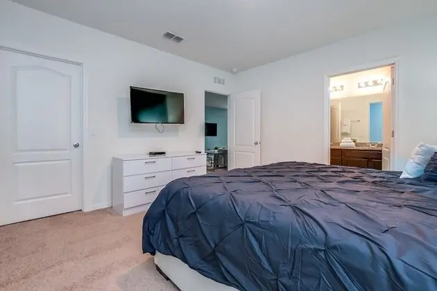 Villa (5226WILDWOOD)