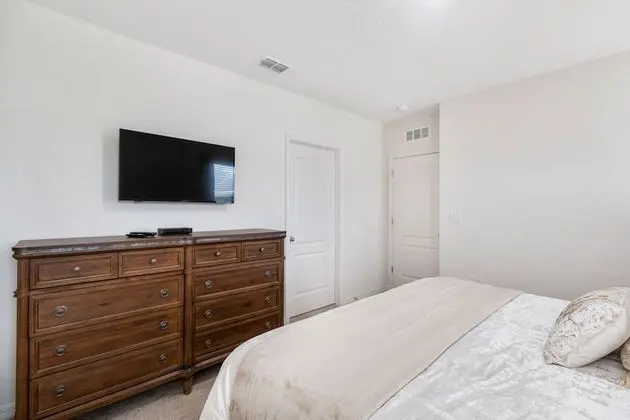 Ev (Fantastic - Brand New 7Bed 5Bath w Po)