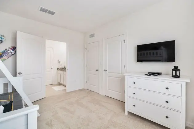 Ev (Fantastic - Brand New 7Bed 5Bath w Po)