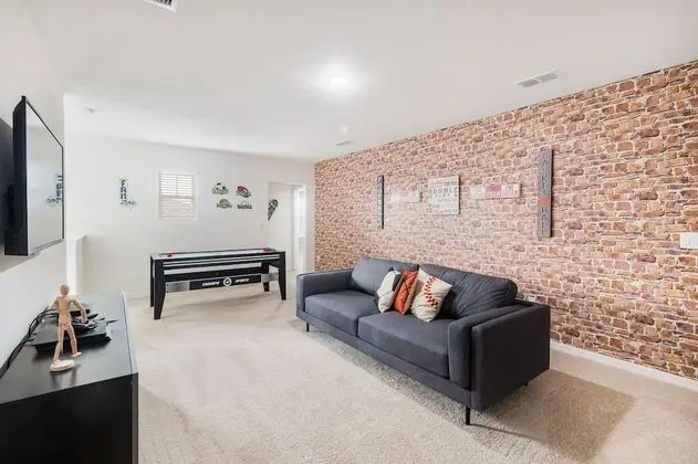 Ev (Fantastic - Brand New 7Bed 5Bath w Po)