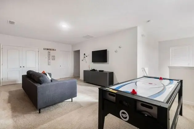 Ev (Fantastic - Brand New 7Bed 5Bath w Po)