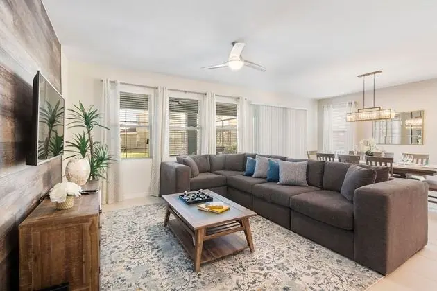 Ev (Fantastic - Brand New 7Bed 5Bath w Po)