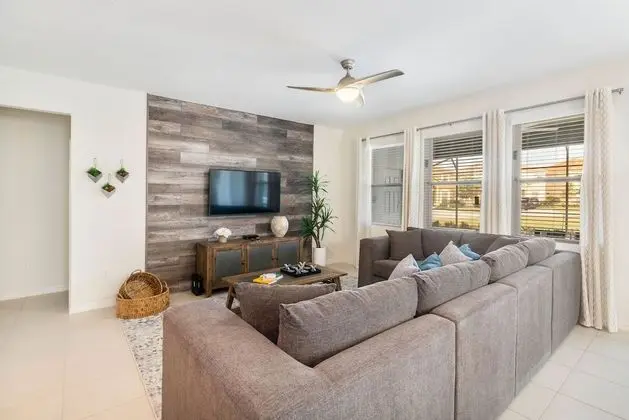 Ev (Fantastic - Brand New 7Bed 5Bath w Po)