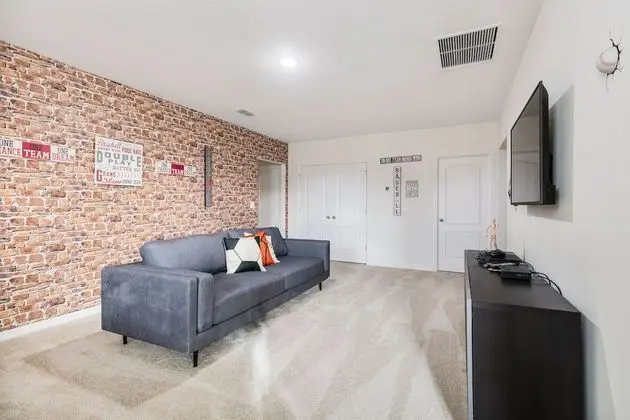 Ev (Fantastic - Brand New 7Bed 5Bath w Po)