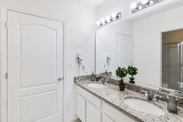 Ev (Fantastic - Brand New 7Bed 5Bath w Po)