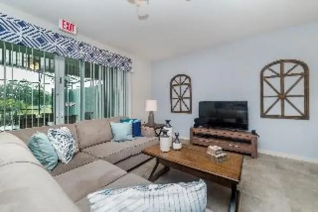 TOWNHOME
