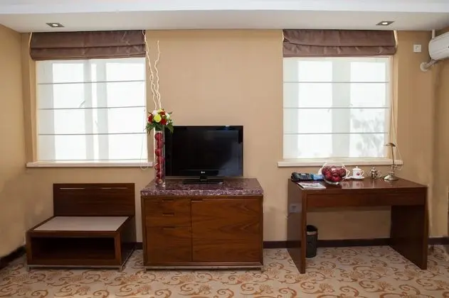 Comfort Tek Büyük Yataklı Oda, Avlu Manzaralı