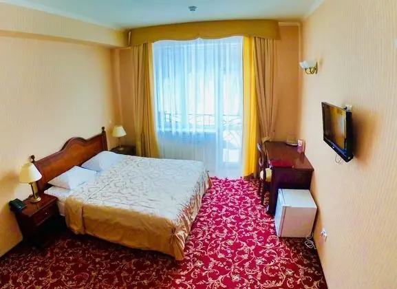 Standard Oda, 1 En Büyük (King) Boy Yatak, Dağ Manzaralı