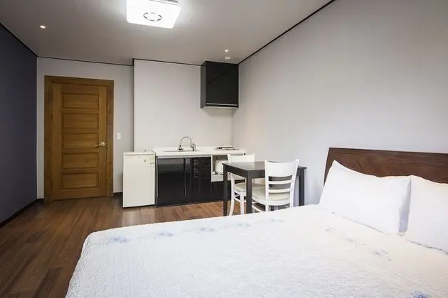 Deluxe Tek Büyük Yataklı Oda (Iris)