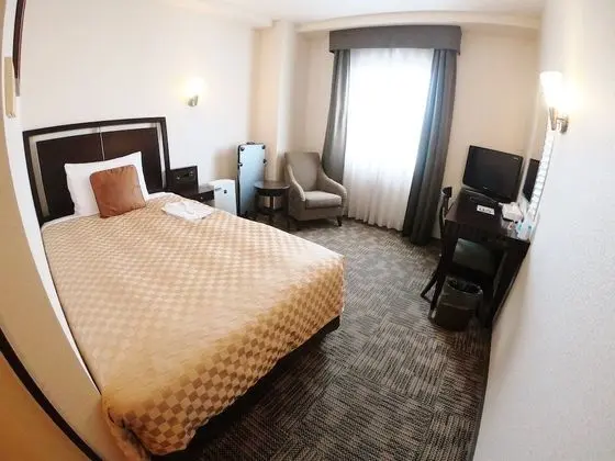 Tek Kişilik Oda, Sigara İçilebilir