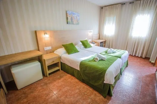 Tek Büyük veya İki Ayrı Yataklı Oda