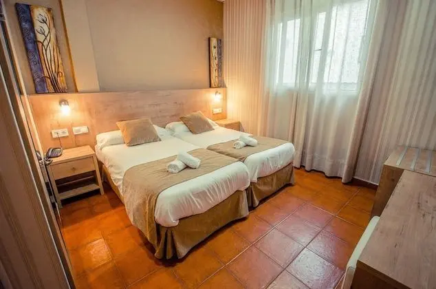 Tek Büyük veya İki Ayrı Yataklı Oda