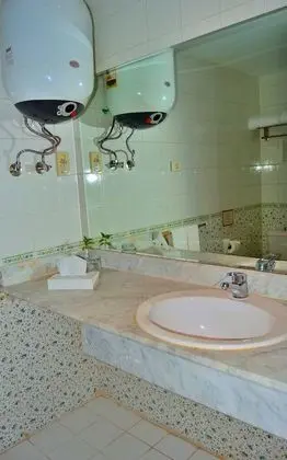 Superior Tek Büyük Yataklı Oda, Havuz Manzaralı (Queen or Twin Beds)