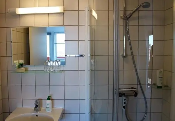 Tek Büyük veya İki Ayrı Yataklı Oda, Özel Banyo, Deniz Manzaralı